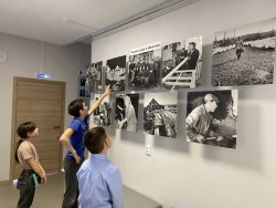 Выставочная зона в Наумовской модельной сельской библиотеке