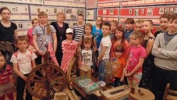 Праздник«Мы растем, крепчаем, День труда встречаем»
