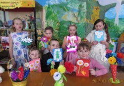 Любимый весенний праздник милых и очаровательных