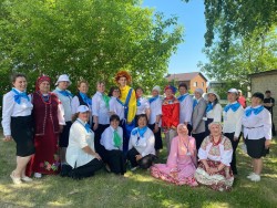 Торжественное открытие мемориального комплекса в деревне Золотоношка