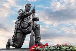 Онлайн викторина «Слава тебе, победитель солдат!»
